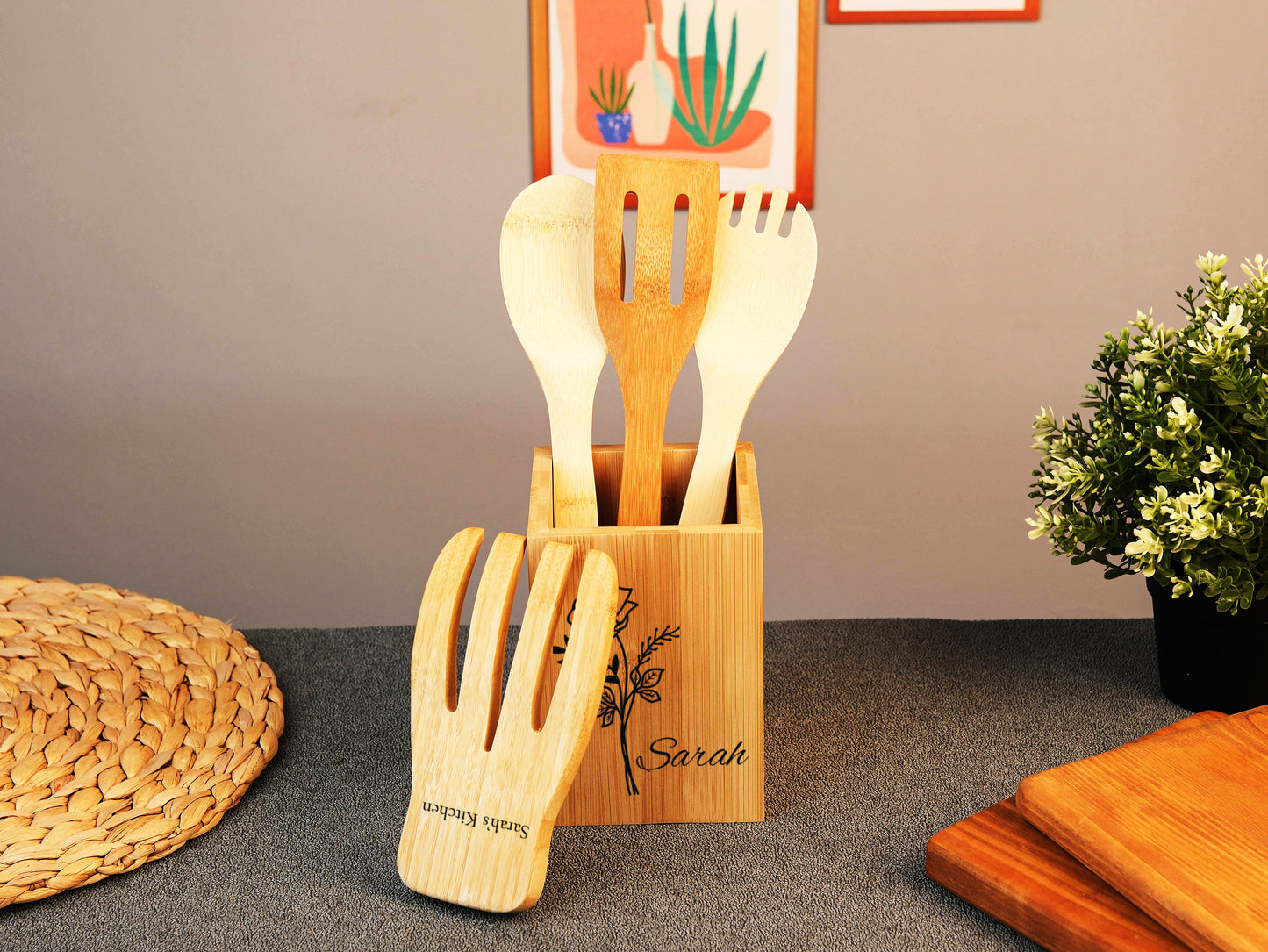 UTENSILS HOLDER